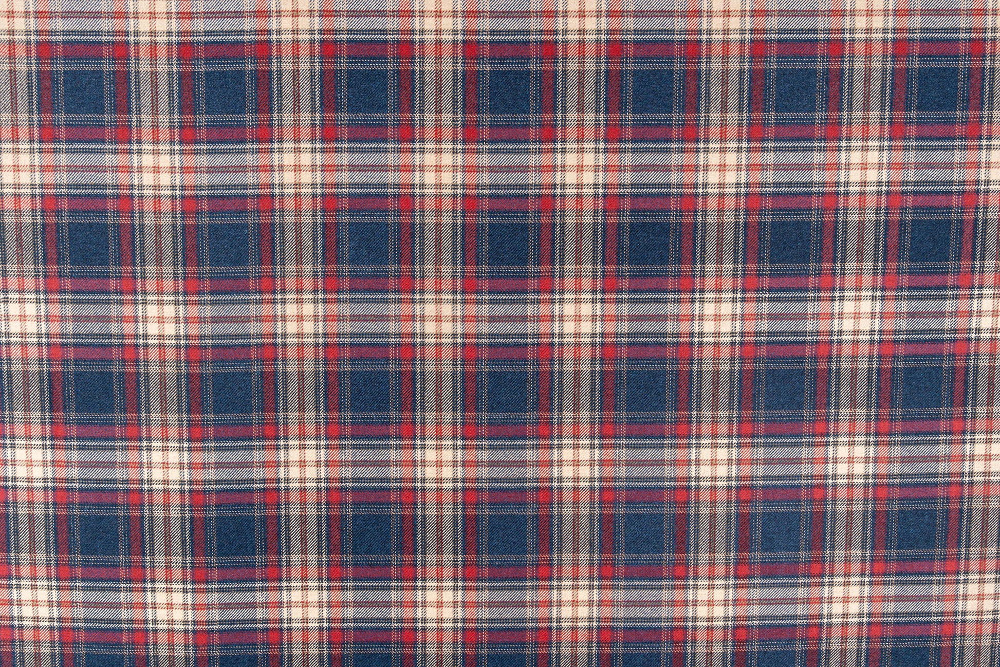 Dalbeattie plaid merino lambswool - Navy colorway repeat