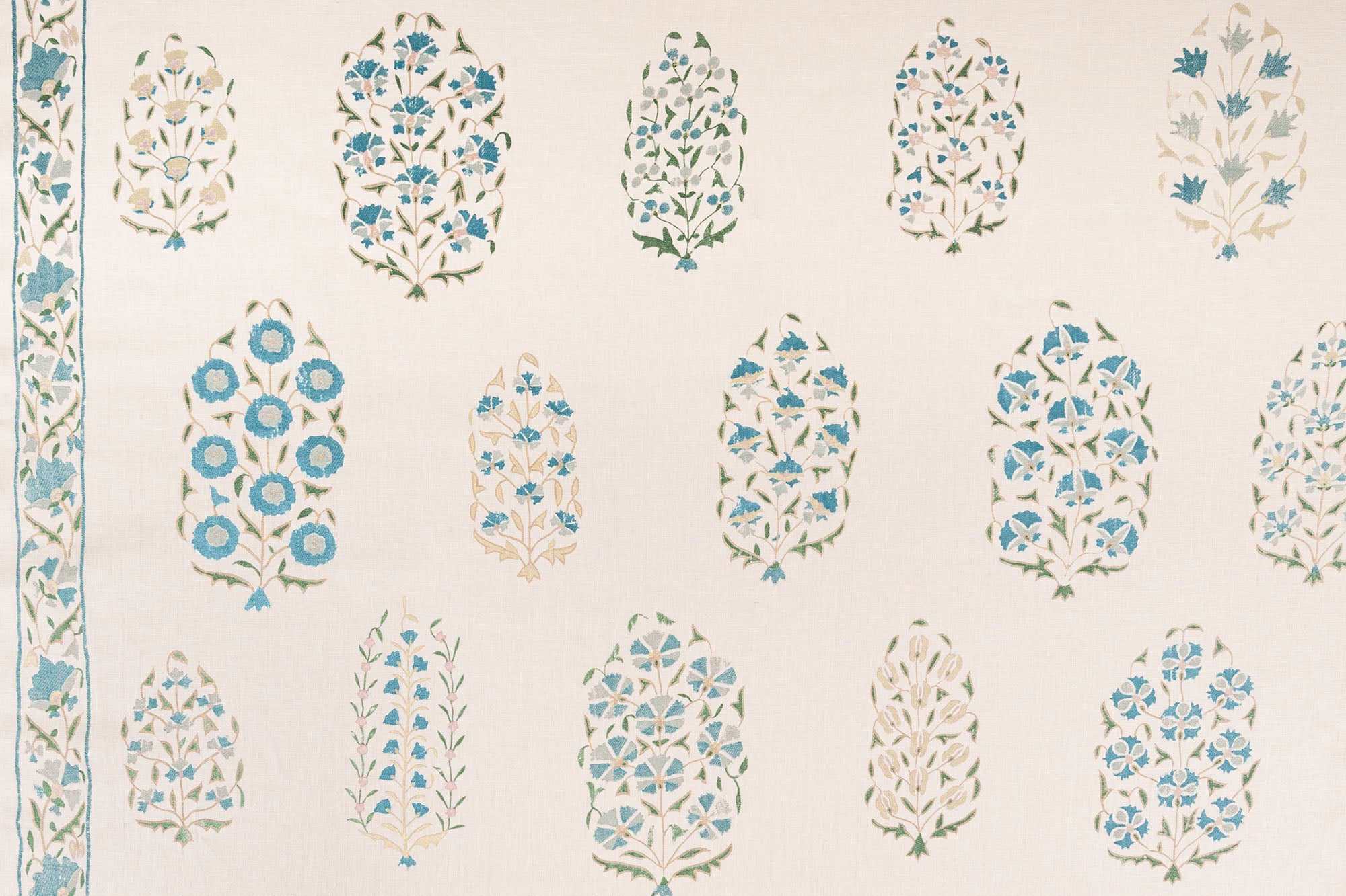 Hilltop Paisley linen - Sea colorway repeat