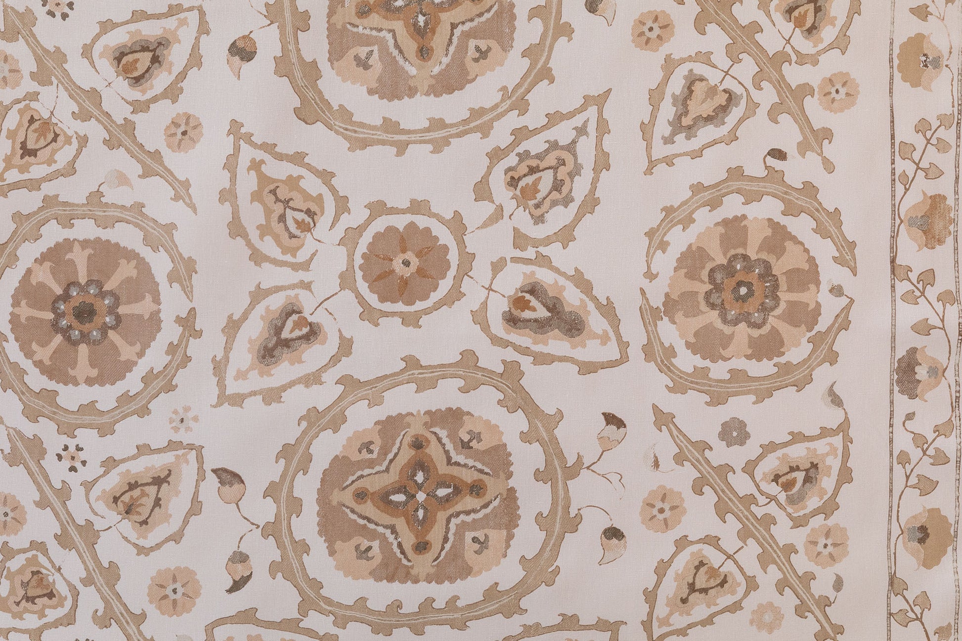 Sultan Suzani floral linen - Natural colorway repeat