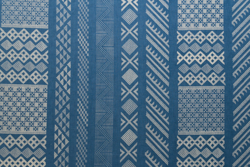 Tangier Natural geometric linen - Brilliant Blue/Natural colorway repeat