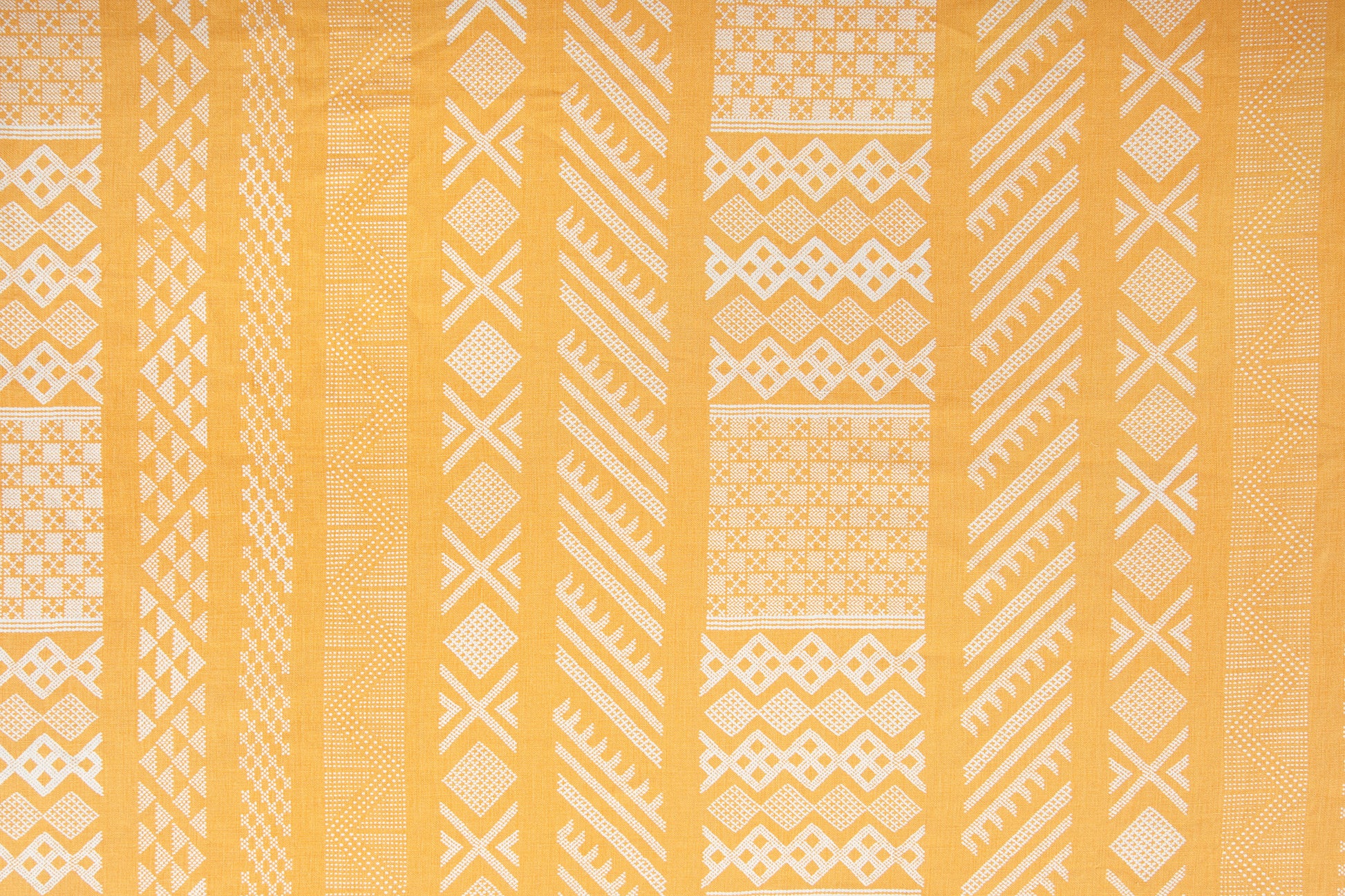 Tangier Natural geometric linen - Tangelo/Natural colorway repeat